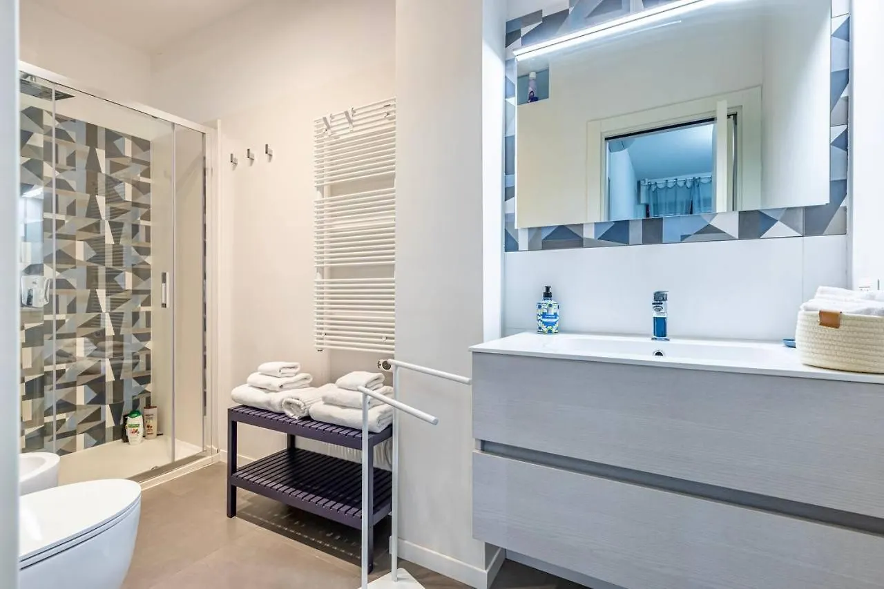 Blue Nest - Stazione Centrale 0*, Milan Italy